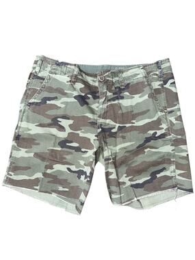 G1 Goods G-One NWT Women’s Size 10 Army Green Camo Cargo Shorts